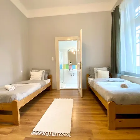 Free Parking + 4Bdr + 3Baths! + 5* Location Apartment Budapest Exterior photo