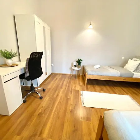 Free Parking + 4Bdr + 3Baths! + 5* Location Apartment Budapest Exterior photo
